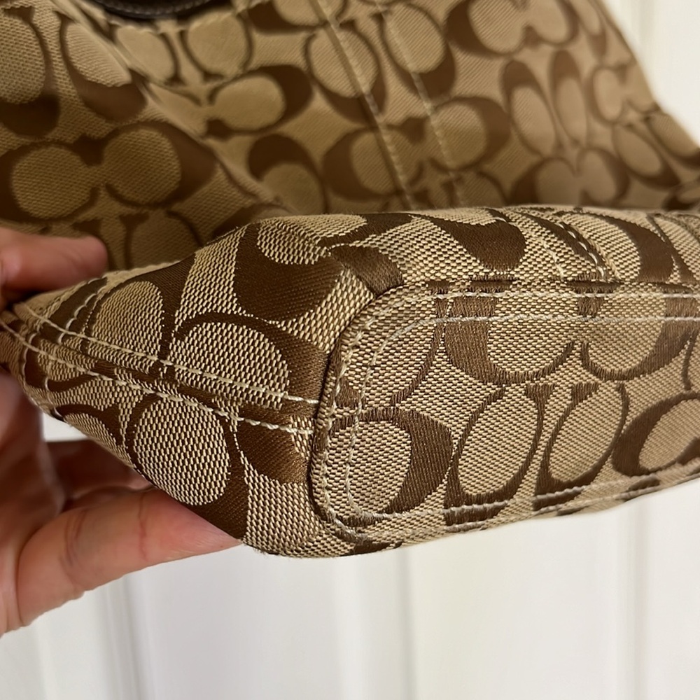 Coach Brown signature shoulder bag - Picture 7 of 16